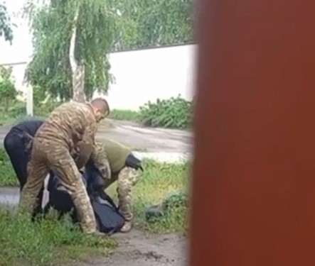 Харьковский ОТЦК и Нацполиция объяснили задержание мужчины