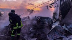 Спасатели погасили масштабные пожары, возникшие на Харьковщине из-за обстрелов