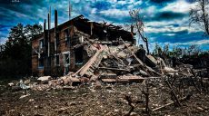 Россияне ударили КАБом по селу на Харьковщине, вспыхнул пожар (фото)