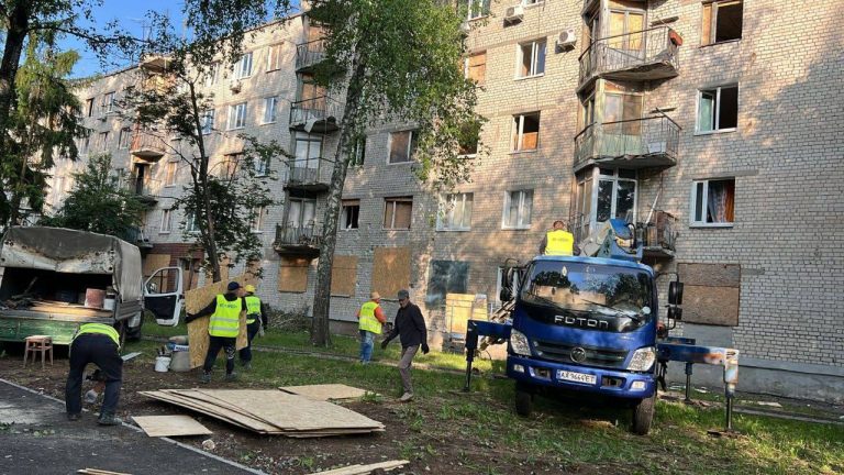 Вибиті майже 200 вікон, пошкоджені 26 будівель: результати обстрілу Харкова