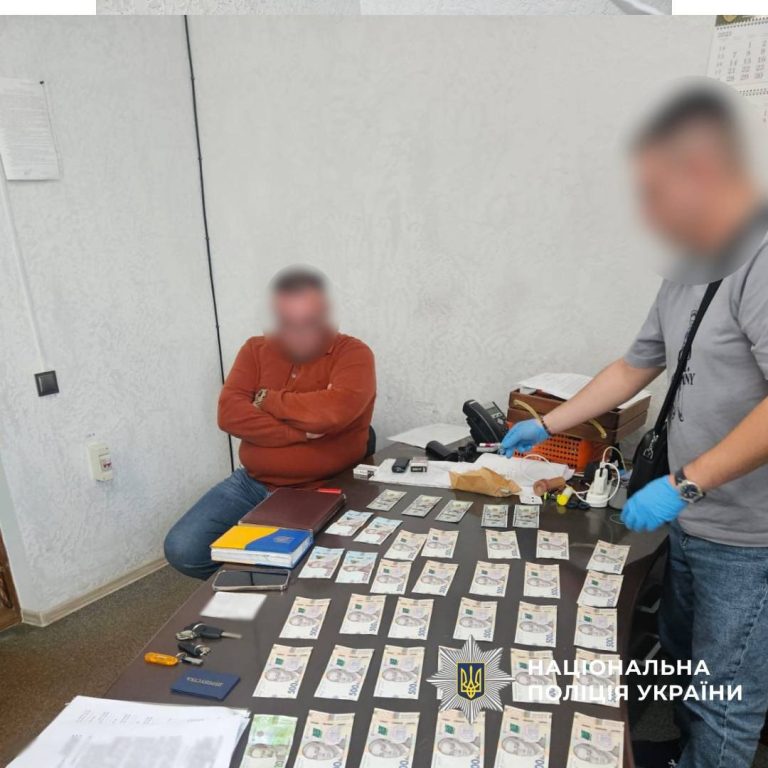 Десять лет «светит» чиновнику ТЦК и СП за взяточничество