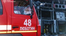 Удар РФ по отделению почты в пригороде Харькова: в ГСЧС показали последствия
