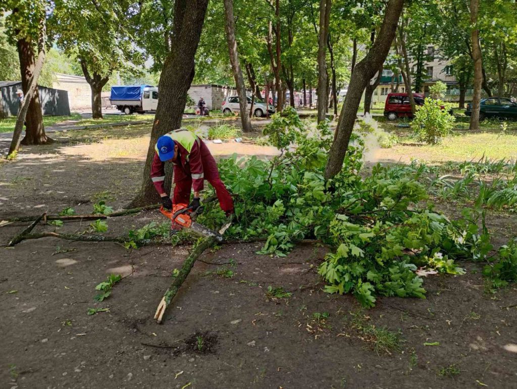 последствия ветра в Харькове
