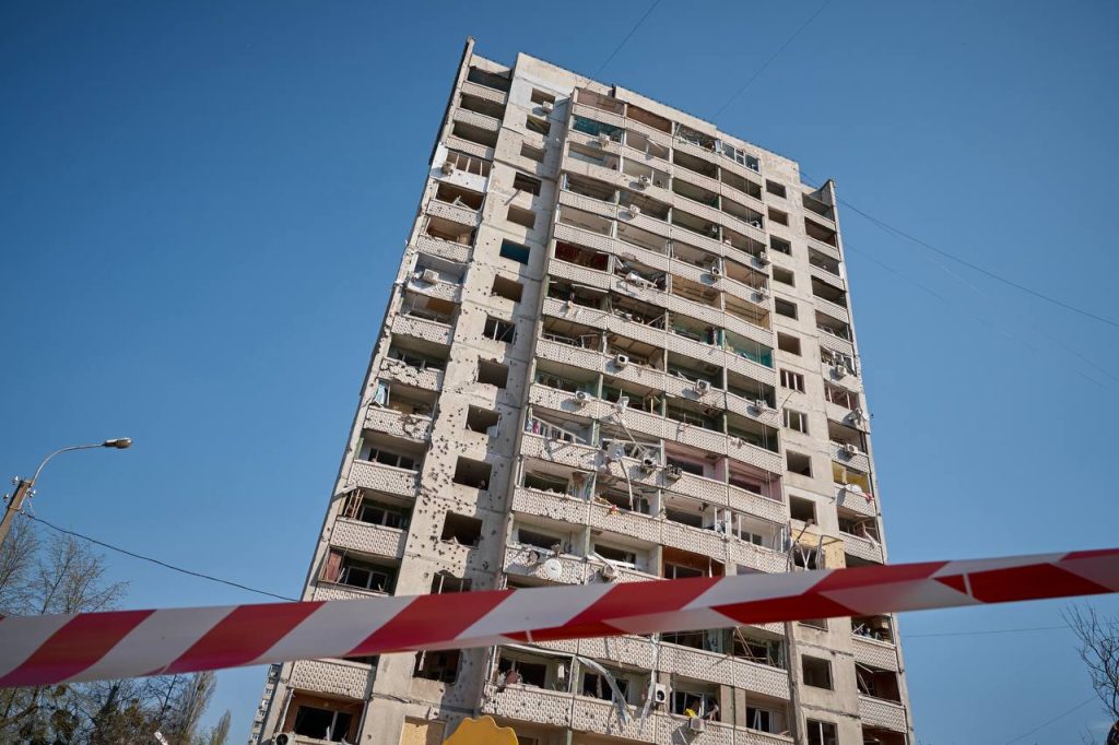 220 тысяч окон выбито в Харькове с начала войны, их нечем закрыть – Терехов