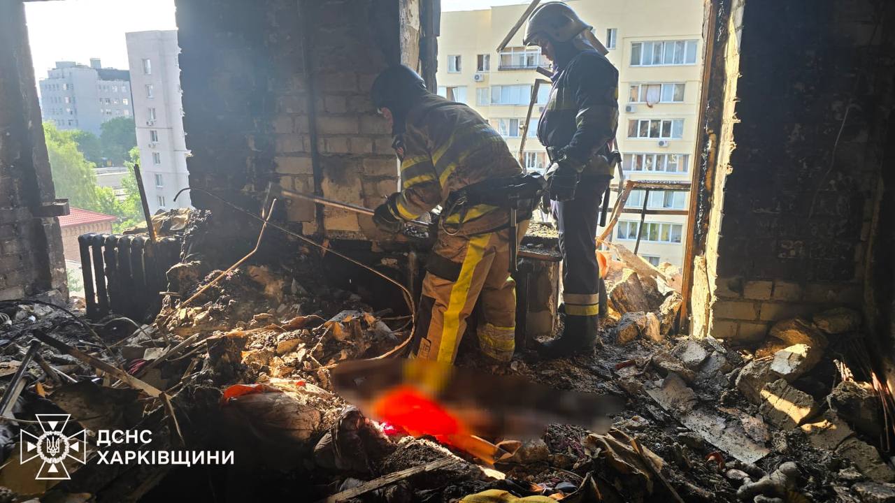 “Вгору не дивіться” – як діставали жінку з-під завалів у Харкові (відео)