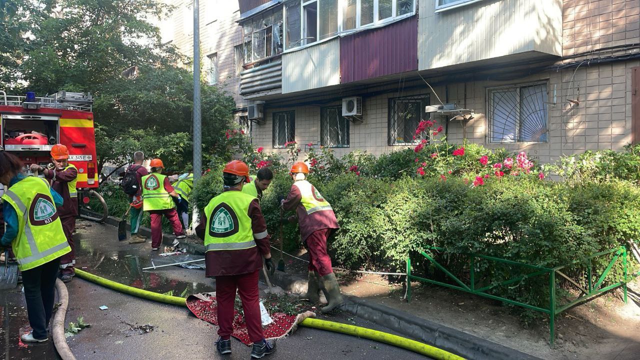 в Харькове устраняют последствия прилета по Красношкольной набережной 7 июня 2025 4
