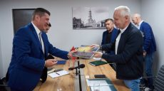 Терехов и посол Албании посетили разрушенное россиянами консульство в Харькове