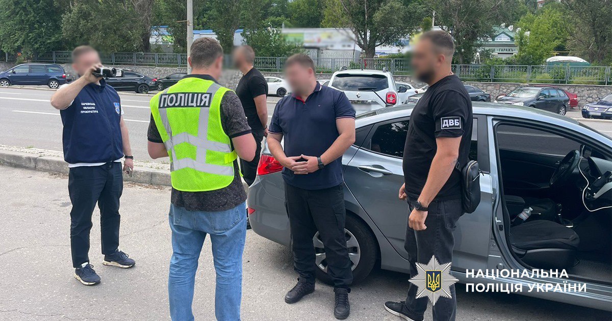 Мужчину, продававшего водительские права без экзамена, задержали в Харькове