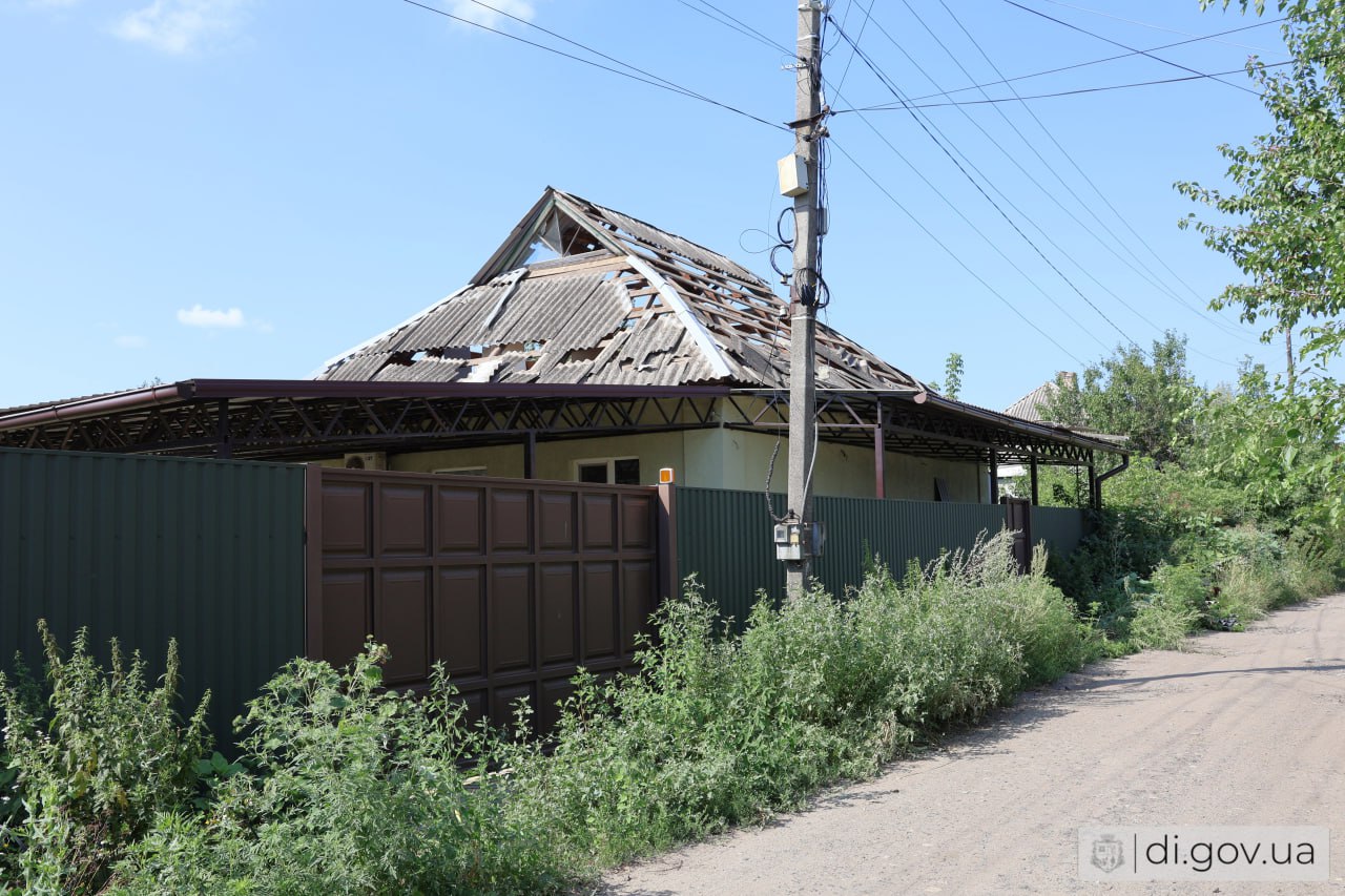 “Приліт” по Дергачах: БпЛА вдарив по приватному будинку (фото)