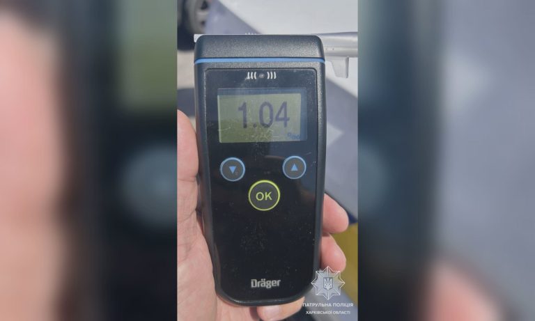 На Салтівці п’яний водій протаранив авто: що ще виявили копи
