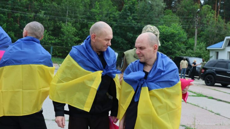 З полону РФ повернулися українські воїни, серед них – захисники Харківщини 📷