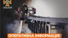 В Харькове еще пытаются потушить пожар на предприятии, возникший из-за ударов