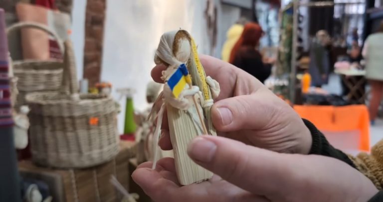 Куклы из кукурузы: в Харькове мастер-класс проведет мастер из Бахмута (видео)