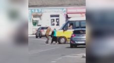 Мать хотела остановить бус с сыном и упала на дороге: версия Харьковского ОТЦК