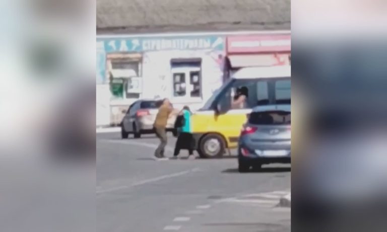 Мать хотела остановить бус с сыном и упала на дороге: версия Харьковского ОТЦК