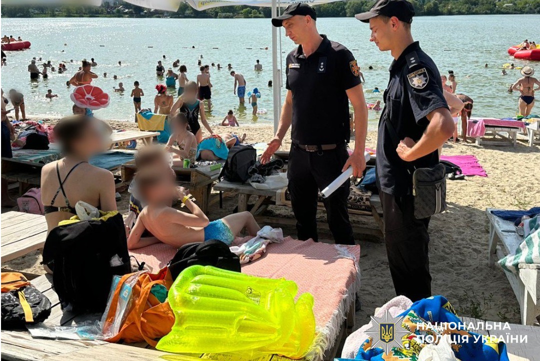 Поліціянти прийшли на пляж у Харкові: про що попереджали відпочивальників