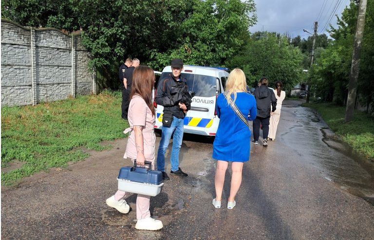 Полиция приехала в мини-приют для животных в Харькове: что случилось (видео)