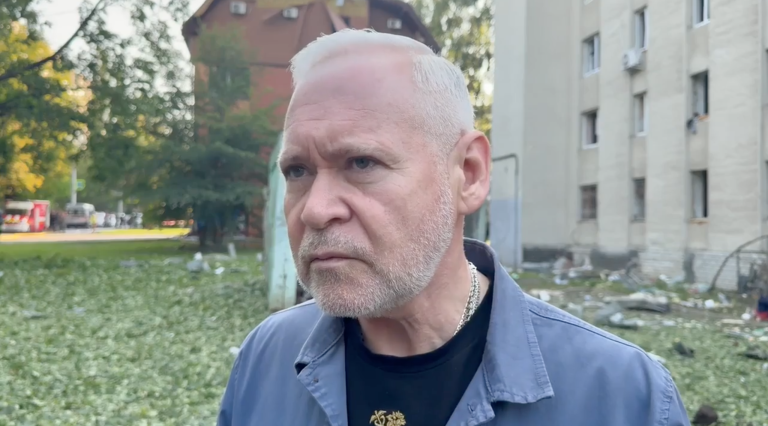 «Прямое попадание в жилой дом»: Терехов с места обстрела рассказал об ударах