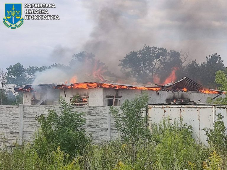 Двое пострадавших в городе Харьковской области из-за ударов российских дронов