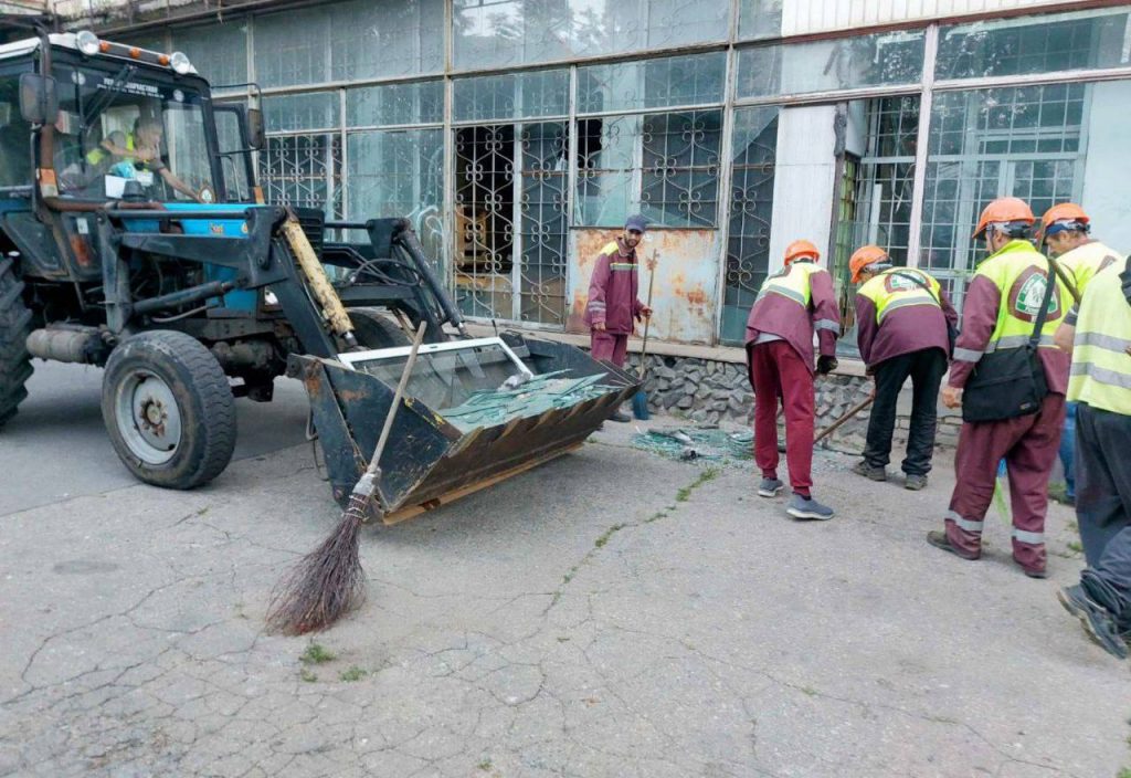Устранение последствий "прилета" в Харькове 6 июля 2025 года