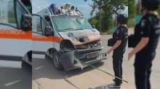 Пострадали медики: вражеский БпЛА влетел в авто «скорой» на Харьковщине (фото)