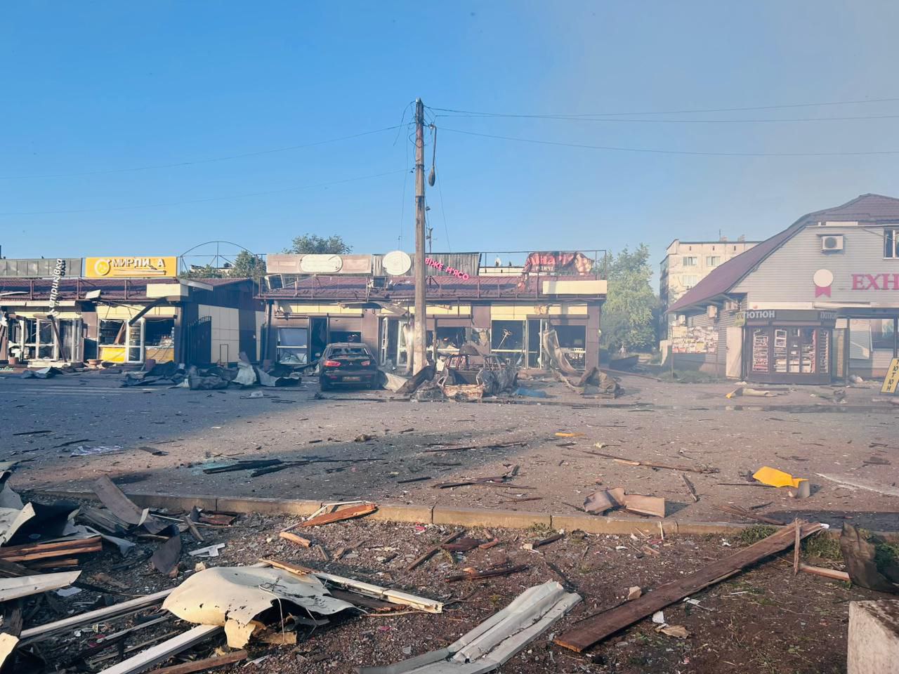 КАБ влучив по магазину “Аврора” в Добропіллі: є жертви та поранені