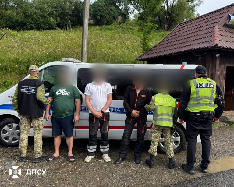 Ухилянта перевозили на «швидкій» із Харкова до Румунії: що з цього вийшло 📹