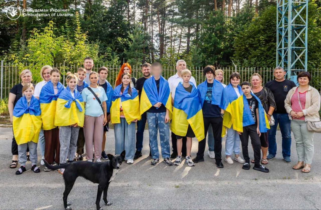 Пятеро детей, которых вернули в Украину из РФ, — братья и сестры с Харьковщины