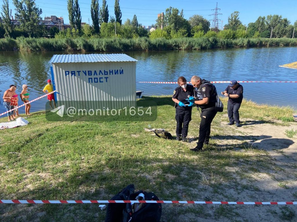На пляж у Харкові викликали екстрені служби – інформація поліції (відео)