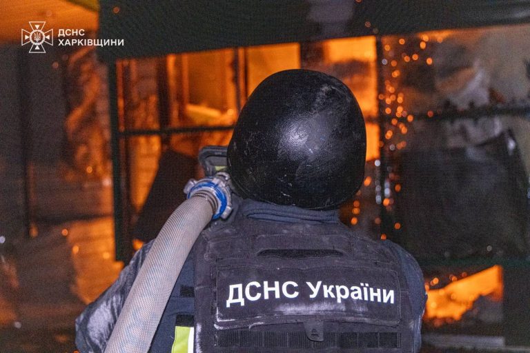 Масштабные пожары в Харькове, спасатели под ударом — данные ГСЧС на утро 📹