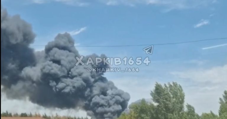 Вибухи в передмісті Харкова: є постраждалі, на місці пожежа (відео)