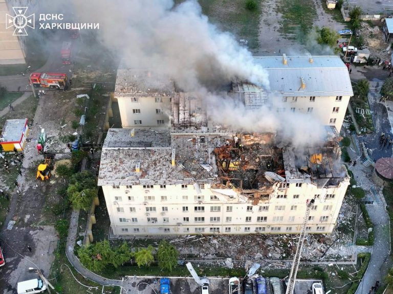 Зеленский отреагировал на обстрел Харькова в день встречи в Вашингтоне