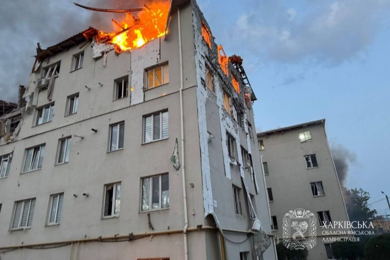Ранковий обстріл Харкова: з’явилися фото та відео з місця “прильоту”