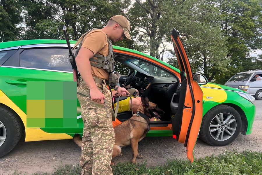 В Харьков хотели провезти 73 тыс патронов, 250 кг тротила, что еще: данные НГУ