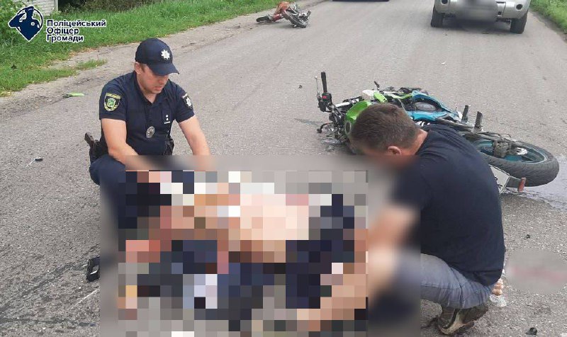 На Харківщині зіткнулися мопед і мотоцикл: водії – у важкому стані