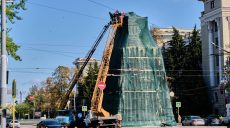 Почему в Харькове снова взялись укреплять памятники от обстрелов – мэрия