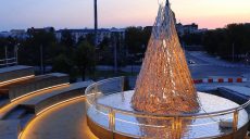 Арт-инсталляция, наделавшая шуму: в центре Харькова зажгли Вечный огонь 📹