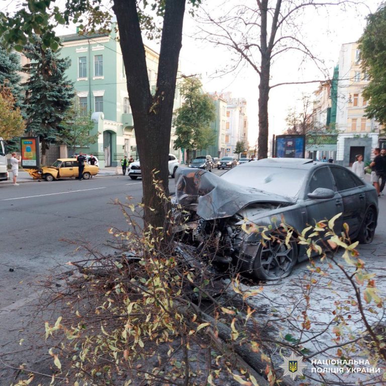 Двоє постраждалих внаслідок ДТП у центрі Харкова