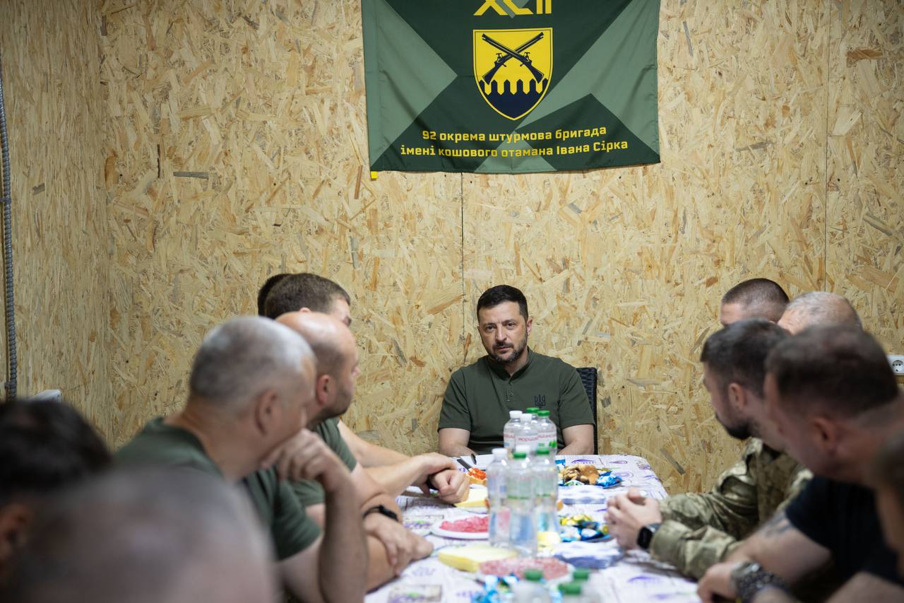 Зеленский на Харьковщине встречался с защитниками Липцев и Волчанска (видео)