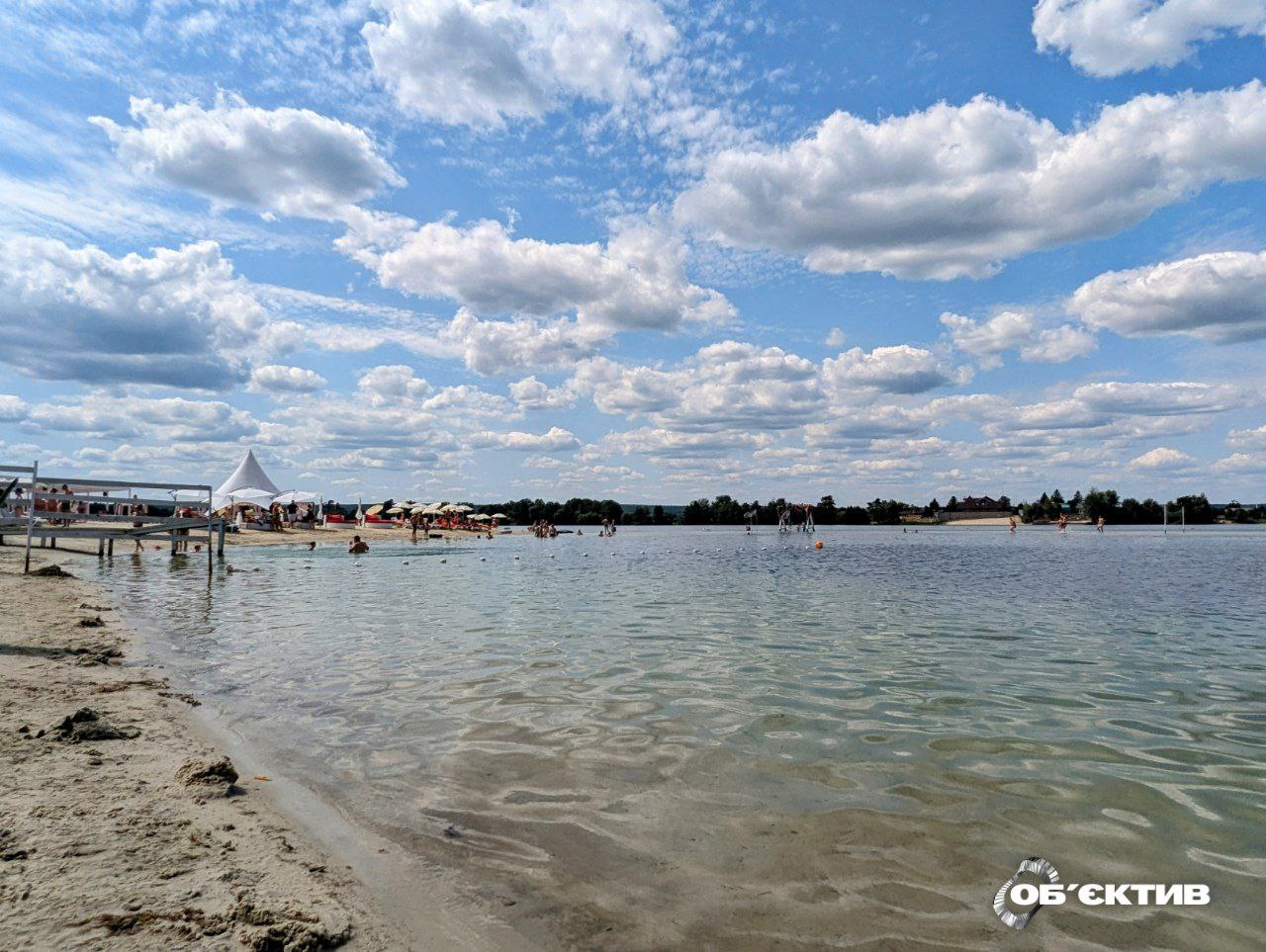Пляж "Joy Beach" на Безлюдовке, летом 2025 года