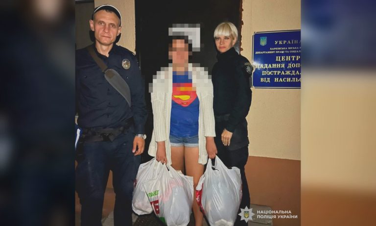 Домашний тиран разбушевался в Харькове: женщину пришлось забирать из квартиры