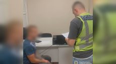 Двері квартири в Харкові підпалили за оголошенням – поліція спіймала злочинця