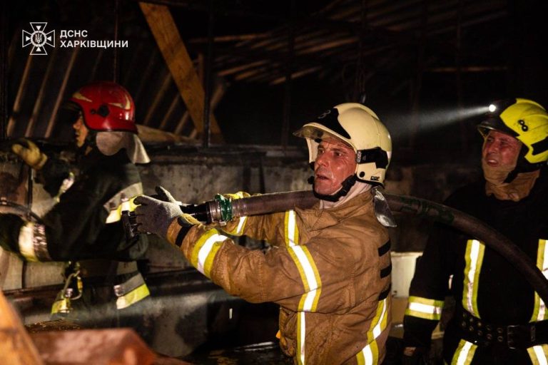 В Харькове пылало предприятие – спасатели показали фото последствий