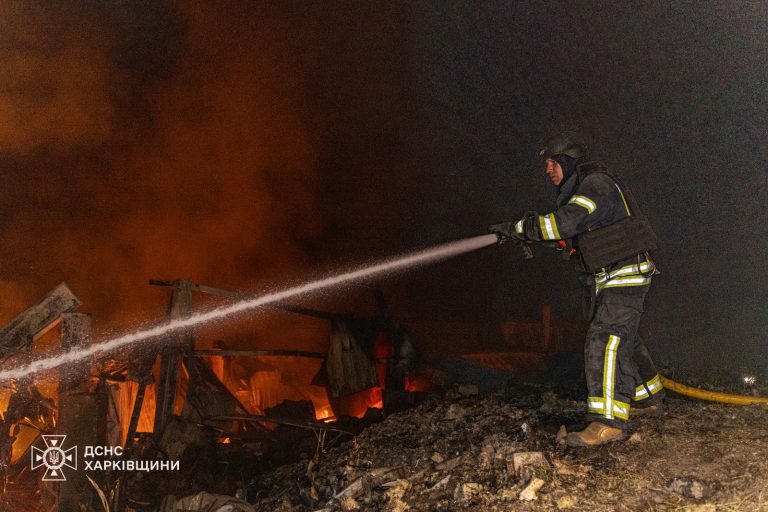 Больше сотни спасателей ликвидировали результаты ударов в Харькове и области