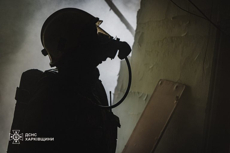 У Харкові горіла чотириповерхівка: подробиці від ДСНС (відео)