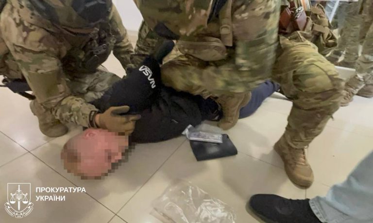 Экс-правоохранителя задержали в Харькове: что он обещал за $14 тысяч