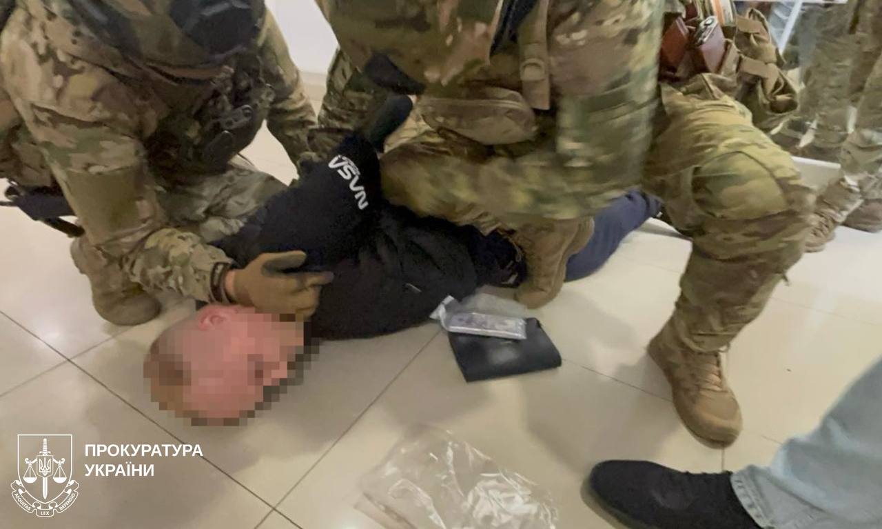 Экс-правоохранителя задержали в Харькове: что он обещал за $14 тысяч