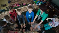 Діти війни: в Харкові – проблеми зі сном, за кордоном – булінг
