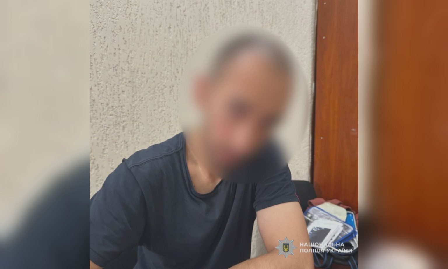 «Это ограбление»: сотруднице финучреждения в Харькове угрожали ножом
