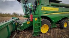 Комбайн підірвався в полі на Харківщині: подробиці від ДСНС (фото)